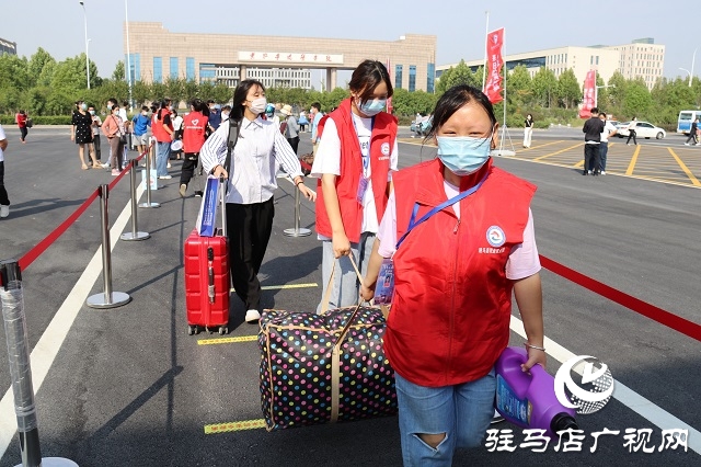 驻马店职业技术学院：6700多名新生陆续报到