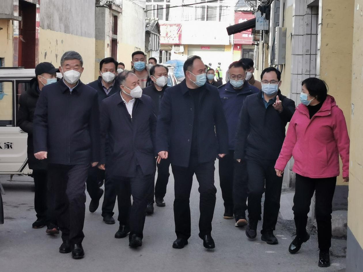  驻马店市委常委、宣传部部长、市政府副市长刘晓文春节慰问困难残疾人