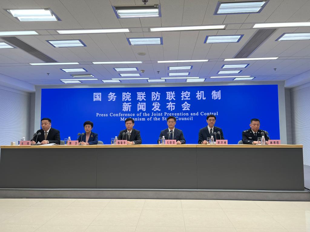 新华全媒+丨国务院联防联控机制：目前全国整体疫情已进入低流行水平