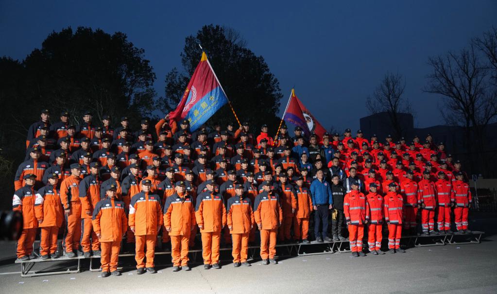 中国救援队完成国际救援任务平安回国