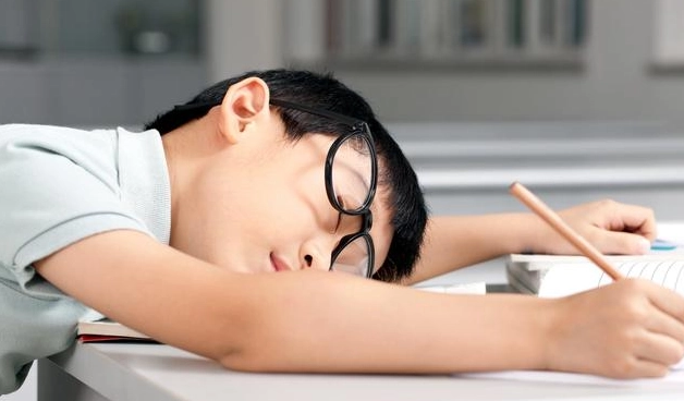 科普：睡眠不足影响学生学习能力