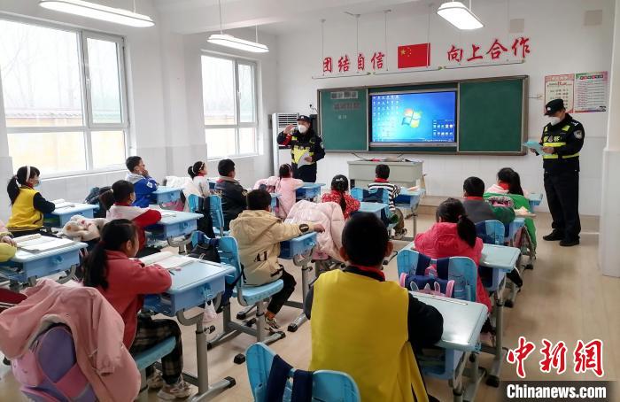 寓教于乐，铁路公安机关全力守护中小学生安全成长