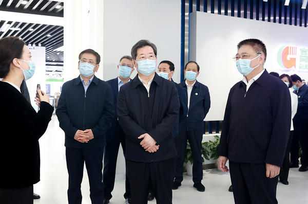 河南·湖北工作座谈会在武汉举行