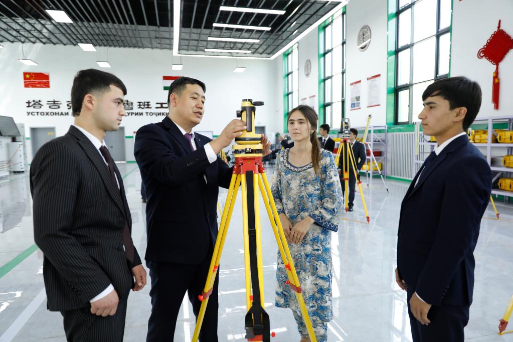  沿着总书记的足迹·新闻多一点丨鲁班工坊，为共同发展之梦插上翅膀