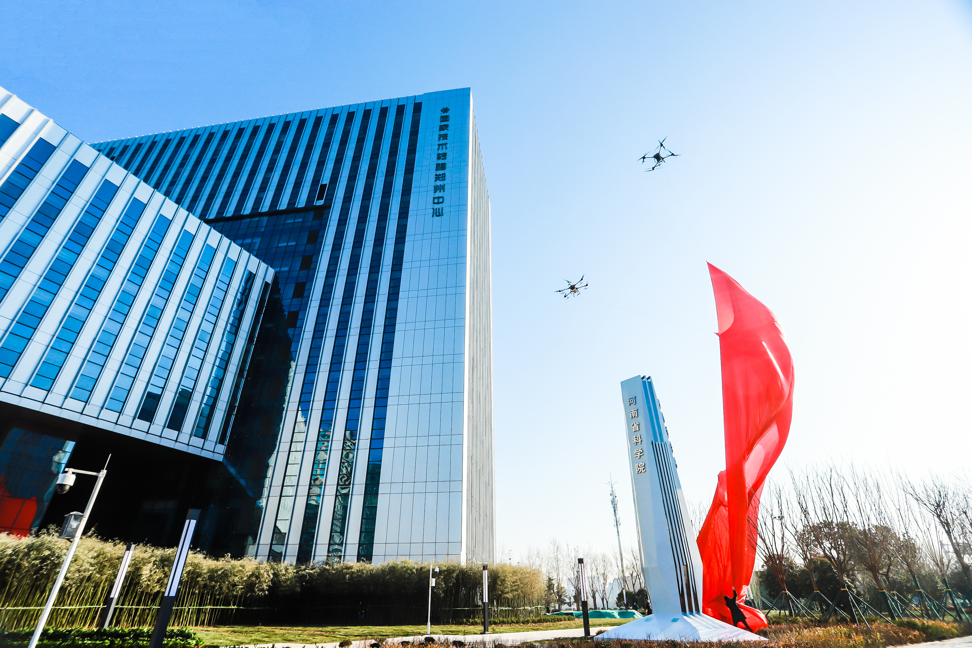奋发有为推进中国式现代化建设河南实践丨何言：走出人口大省高质量发展新路