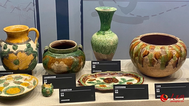 铸牢中华民族共同体意识文物古籍展开展