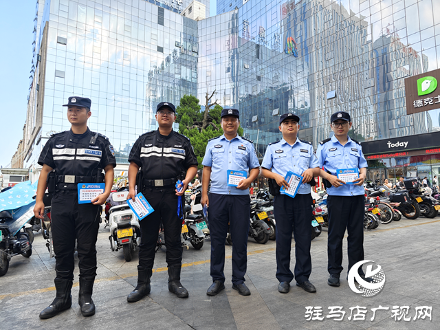 小提示牌大作用  便民爱民在行动