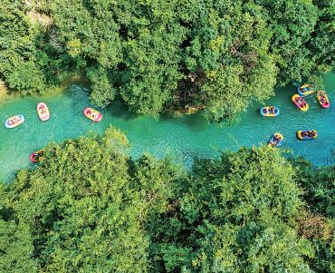 【大美中国】贵州荔波：旅游新业态赶上高铁新时代