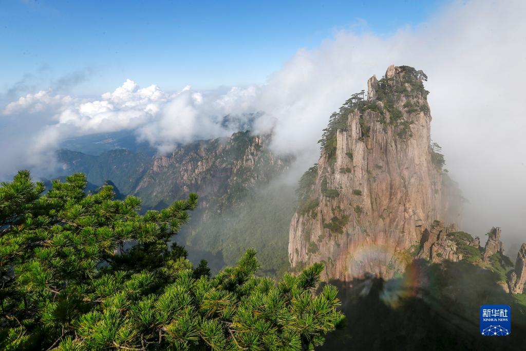 美丽中国｜安徽黄山：奇峰云海