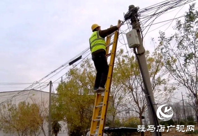 遂平县车站街道：彻底整治城市私拉乱扯“蜘蛛网”