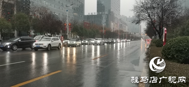 冬季雨雪天如何安全出行？听听交警怎么说说