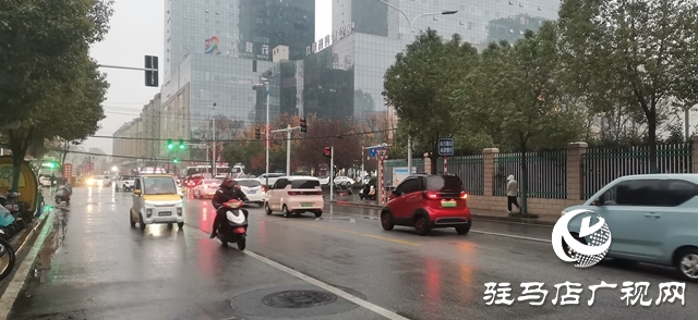 冬季雨雪天如何安全出行？听听交警怎么说说