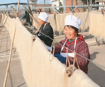 2023年，农业农村部等部门累计支持建设300个国家现代农业产业园——增加农民收入，乡村产业加把劲(锐财经)