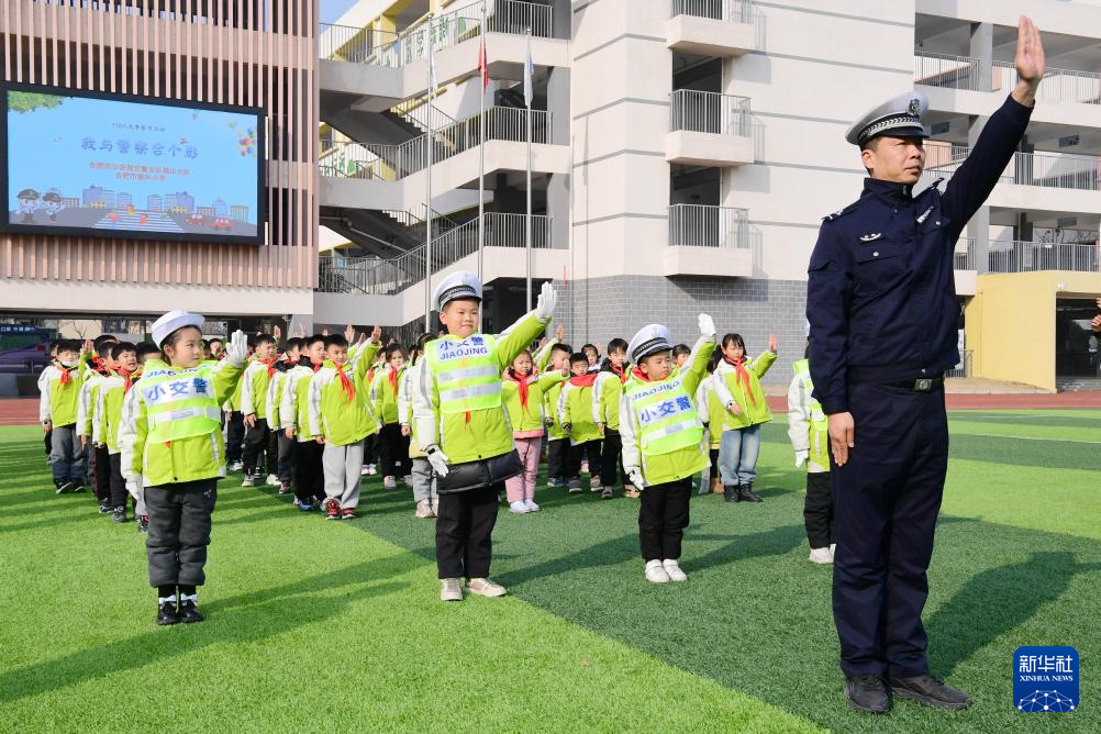 多彩活动迎接中国人民警察节