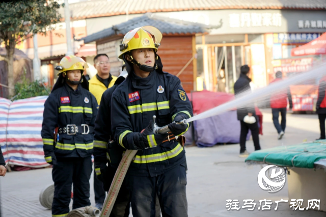 新蔡县举行市场消防演练活动