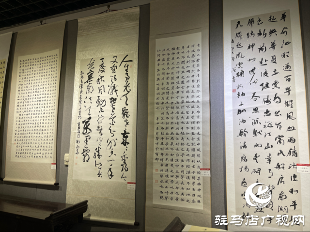 驻马店市文化馆举行“永远听党话 笔墨润万家”河南大书法作品展