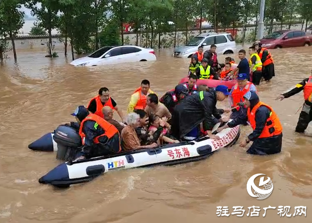 驻马店市蛟龙水上义务搜救队：救援生命 无怨无悔