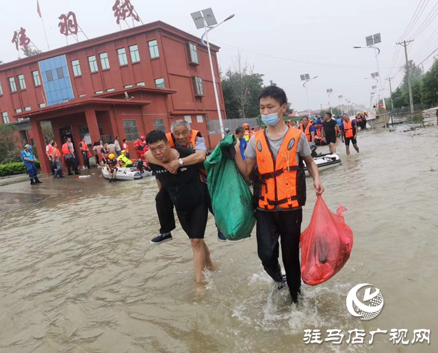 驻马店市蛟龙水上义务搜救队：救援生命 无怨无悔