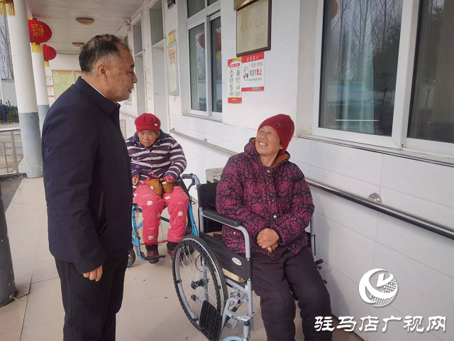 张银良深入汝南县看望慰问托养中心残疾人及护工