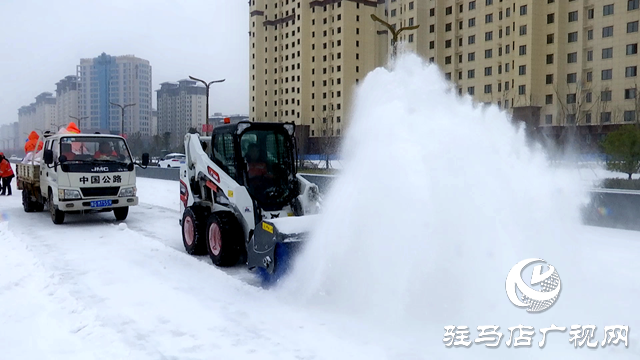 正阳县公路事业发展中心紧急铲冰除雪保畅通