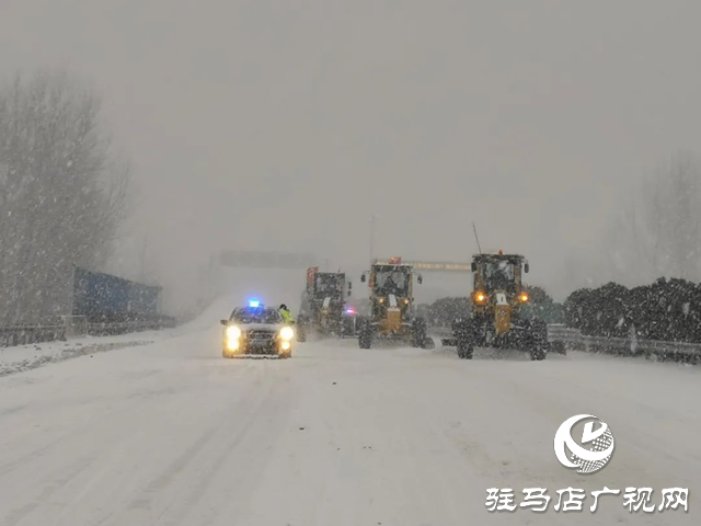 河南沈皖高速公路有限公司打响义务除雪保通战