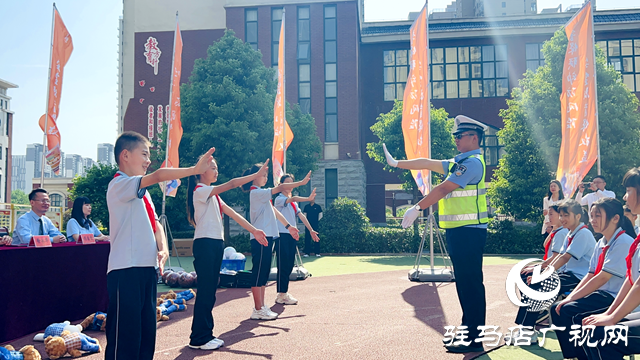 驻马店市公安局交通管理支队示范区大队开展安全教育进校园活动