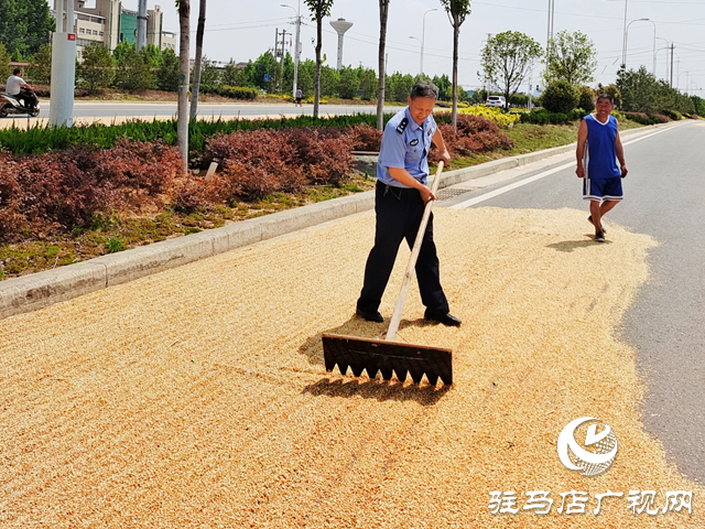 驻马店：麦收时节公安忙 安全保障在田间