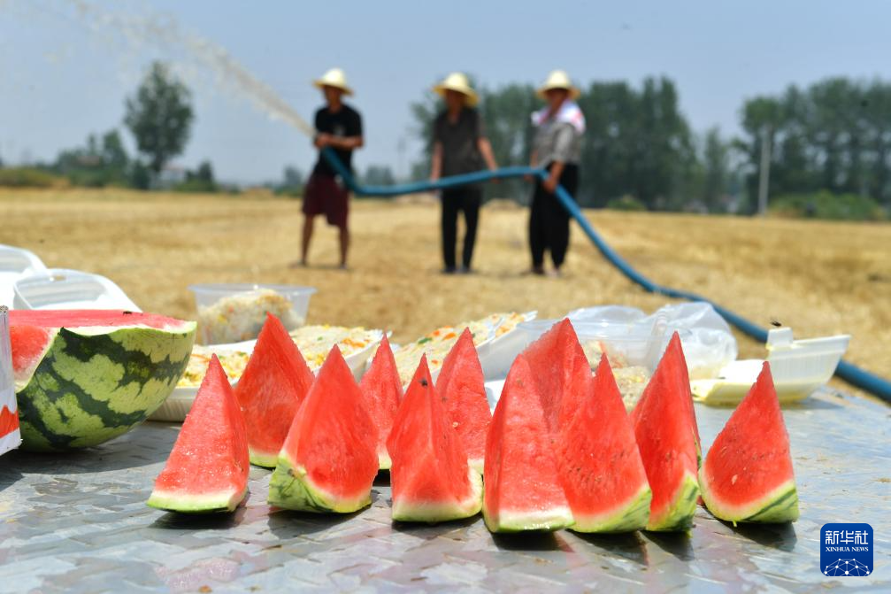 直击多地高温天气 这些关怀沁人心