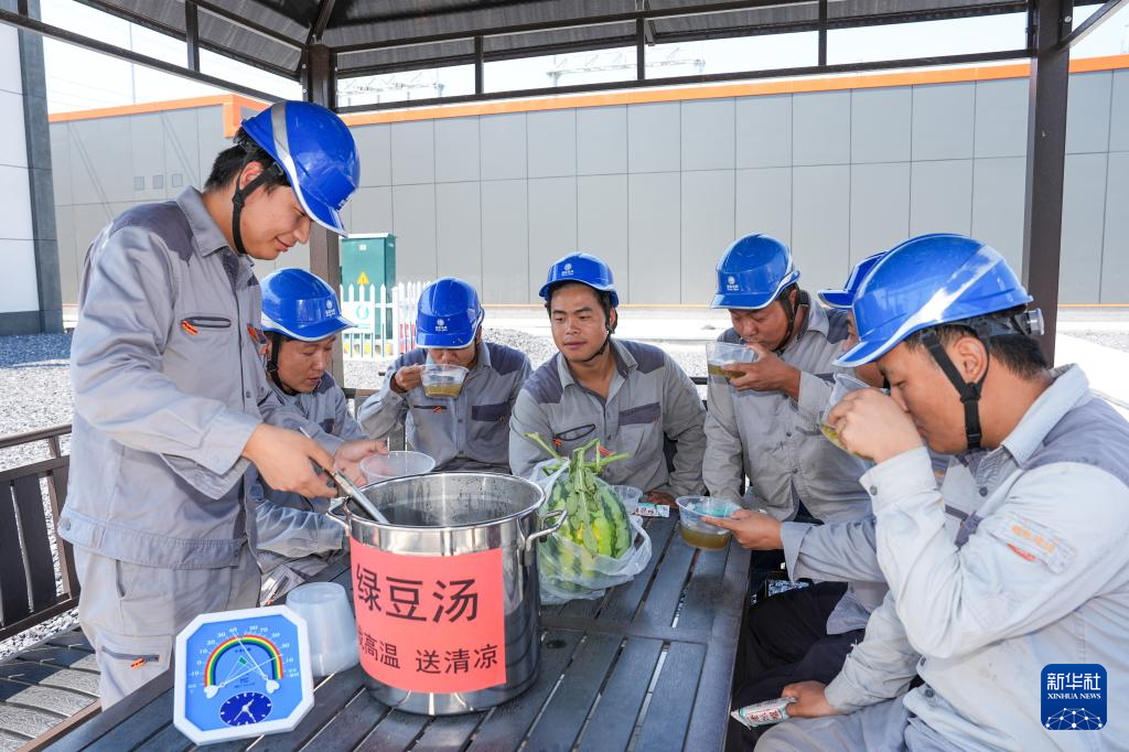 直击多地高温天气 这些关怀沁人心