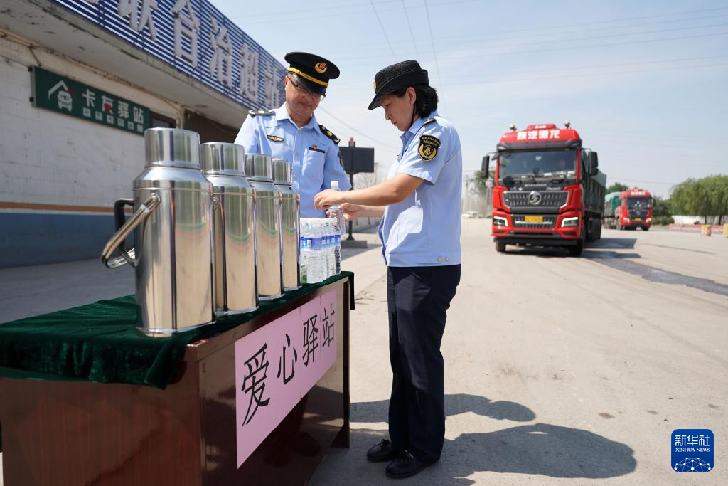 直击多地高温天气 这些关怀沁人心