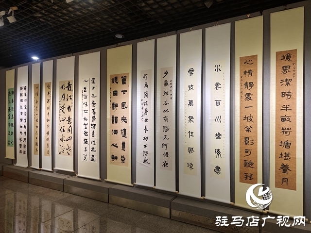 一闲堂天中文化楹联书法作品展在驻马店市文化馆开展