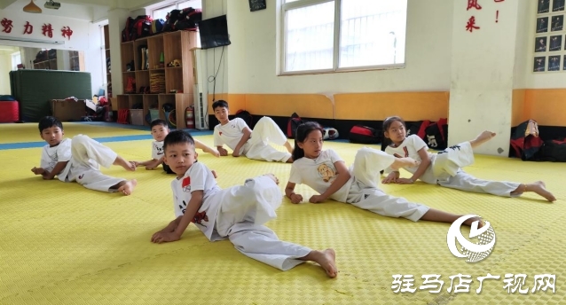 暑期掀起体育热 学生强身健体新风尚