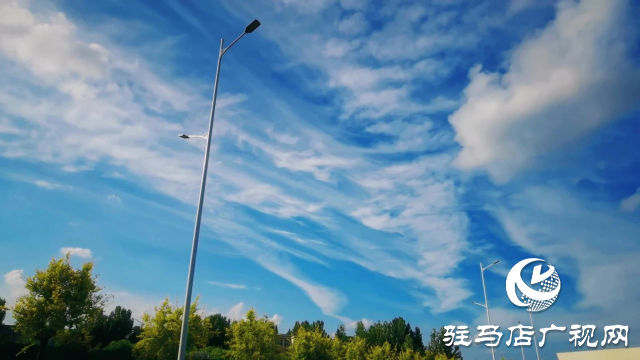 天朗气清 蓝天白云绘就美丽画卷