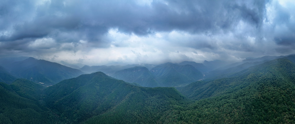 六盘烟雨