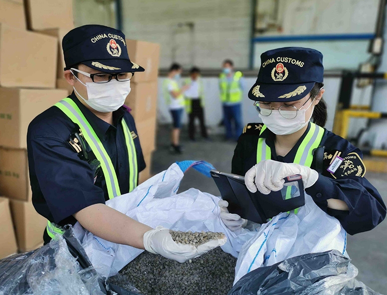 多地海关查获禁止进境废物——把“洋垃圾”封堵在国门之外