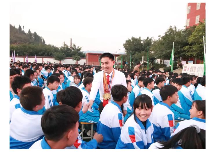 全国“最美教师”刘秀祥：我愿做大山深处孩子的守梦人 | 我与教育强国共成长