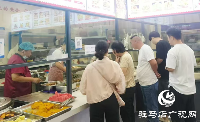 驻马店经济开发区：社区大食堂让居民尽享“幸福餐”