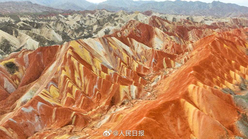 壮阔！甘肃丹霞地貌拿捏配色太到位了