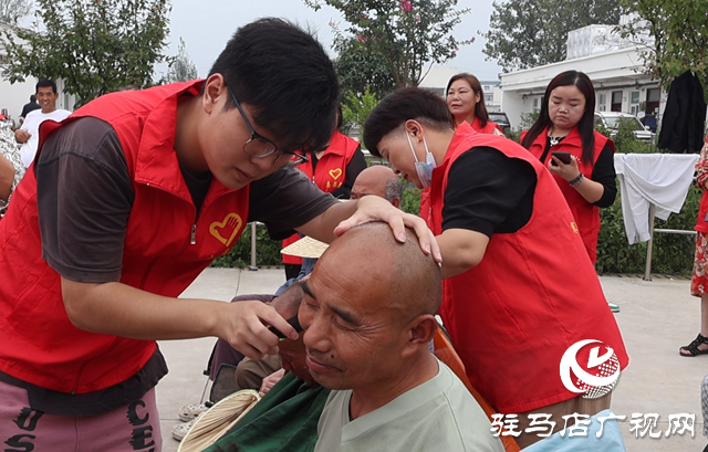 正阳县：情系中秋节 爱在敬老院