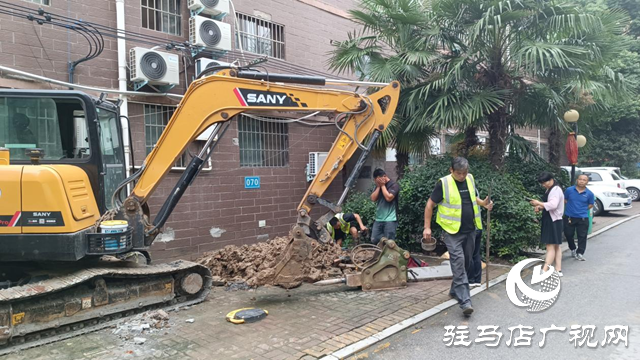 小区多日遭遇用水难 水务人员排查维修终解决