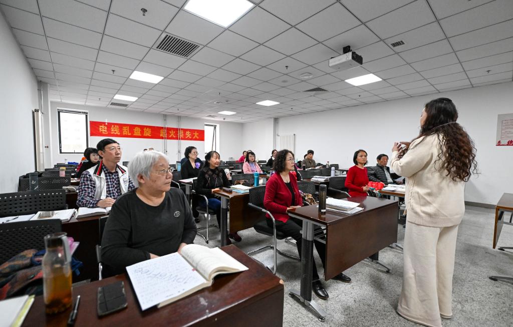 “上大学”成为中国银发一族新时尚