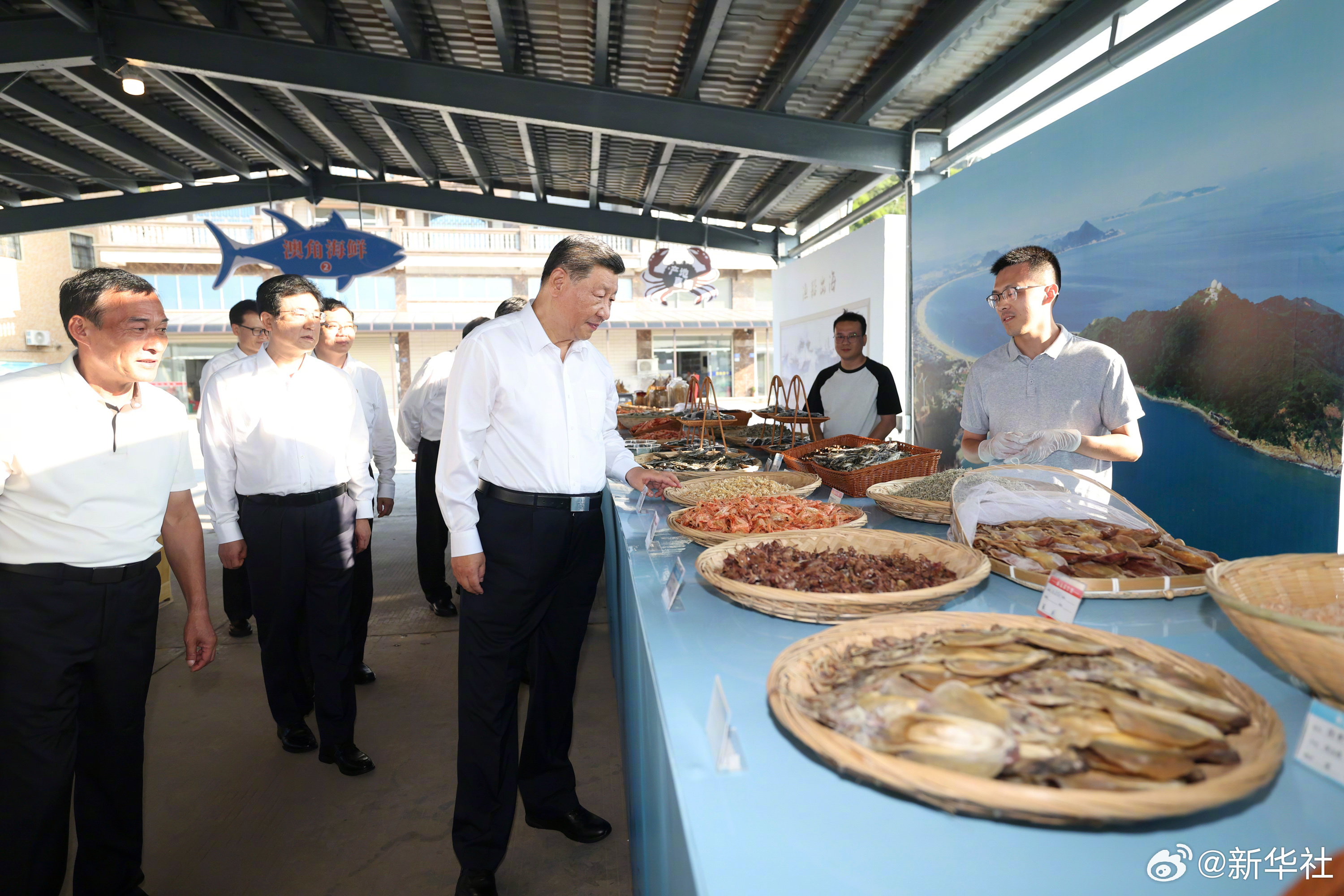 习近平：新时代新征程农村一定会有更加光明的前景，农民会有更加火热的生活