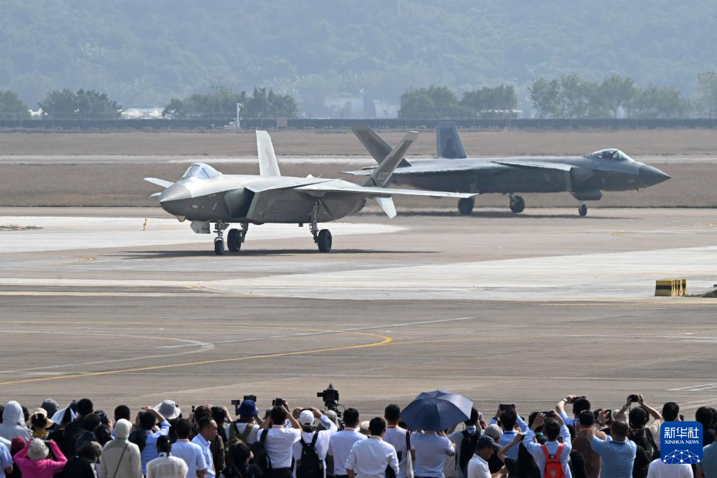 空军36型武器装备在中国航展成体系亮相 展现人民空军转型跨越新成就