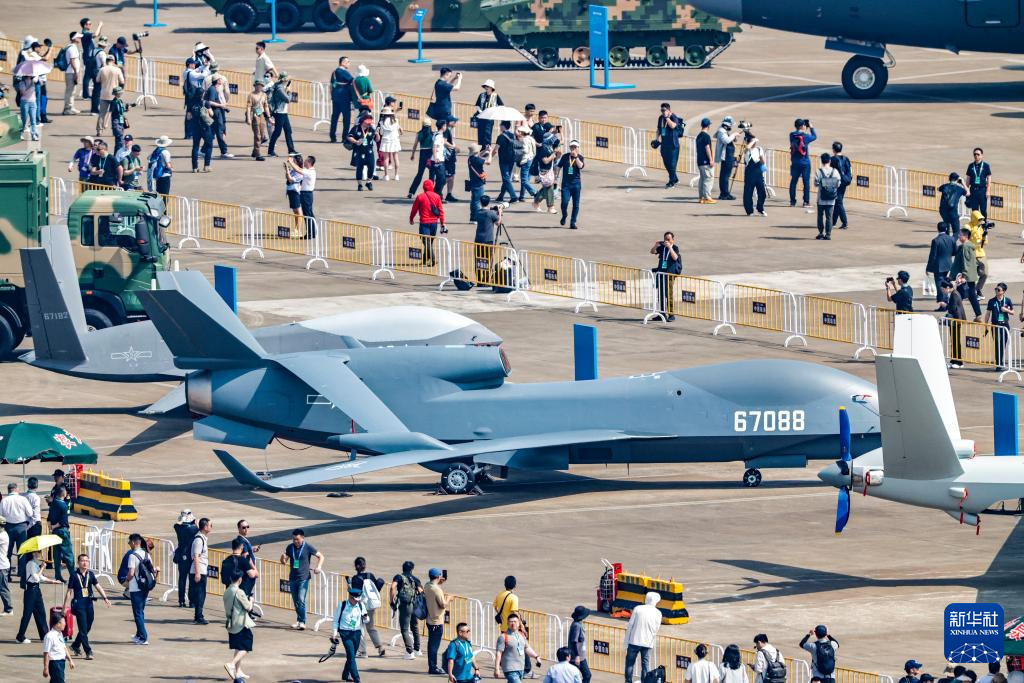 空军36型武器装备在中国航展成体系亮相 展现人民空军转型跨越新成就