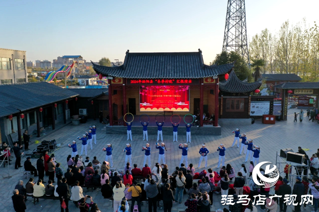 泌阳县：冬季“村晚” 奏响乡村欢乐颂