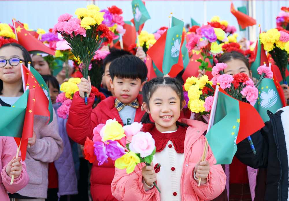 高清大图丨习近平抵达澳门受到热烈欢迎