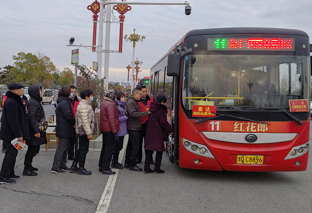 驻马店市公交公司：做好盛会服务保障 展现公交良好形象