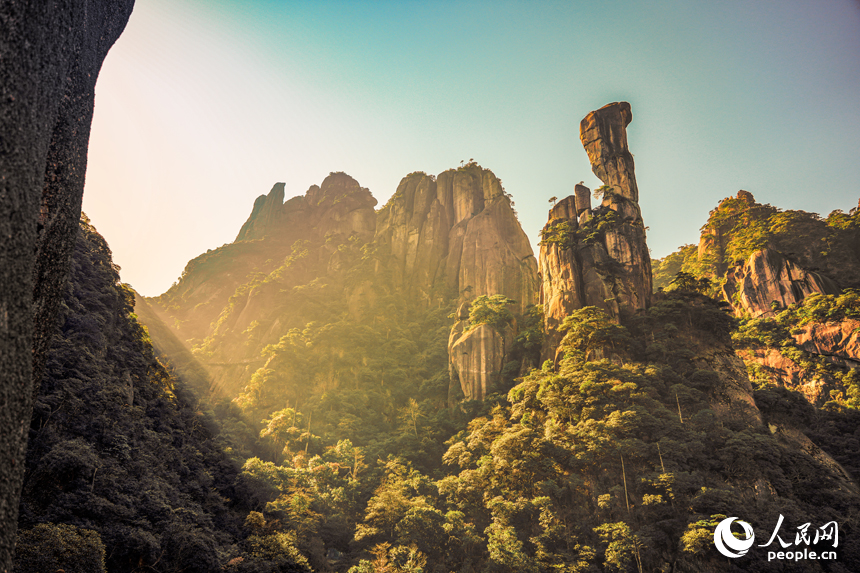 上饶三清山：日落盛景 引人入胜