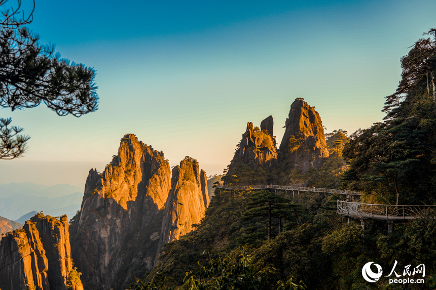 上饶三清山：日落盛景 引人入胜