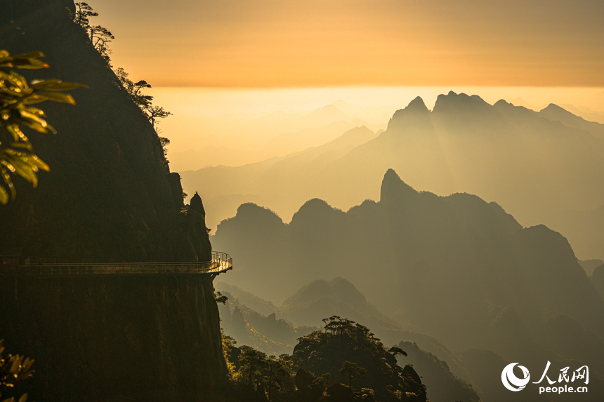 上饶三清山：日落盛景 引人入胜